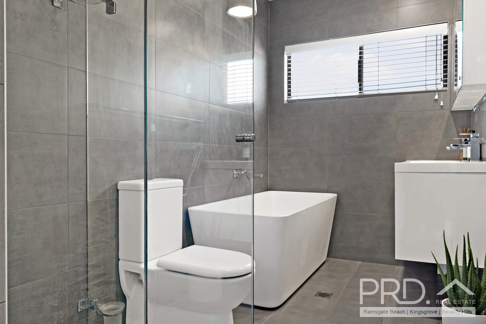 2/35-37 Walter Street SANS SOUCI 6