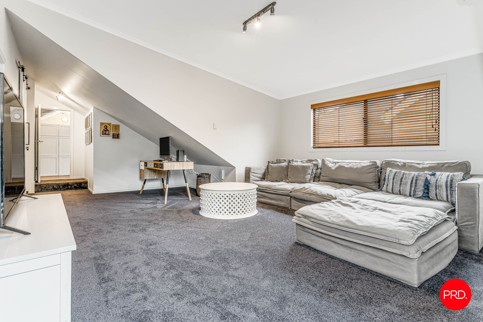 235 Don Street IRONBARK 16