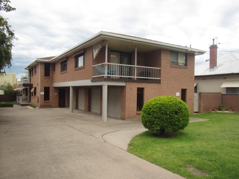 2/35 Gipps Street TAMWORTH 9