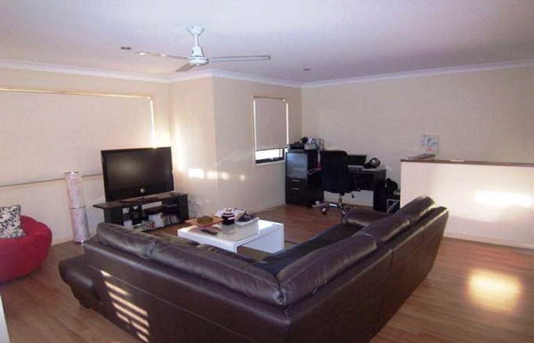 2/35 Harley Street LABRADOR 3