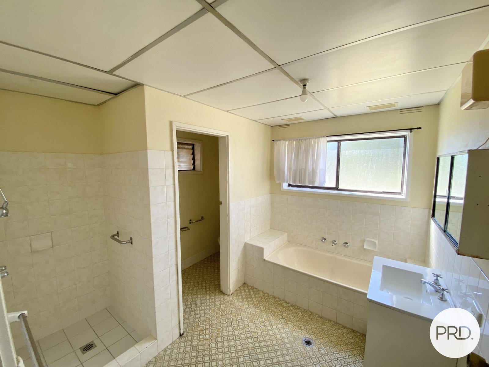 2/35 Higgins Ave  WAGGA WAGGA 8