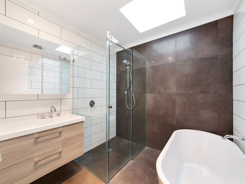Gallery: 2/35 Levanto Street
