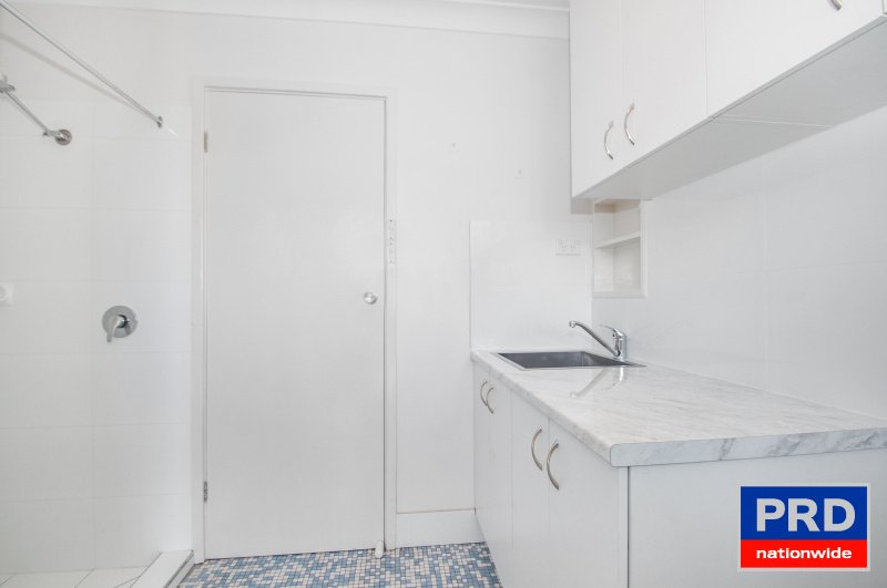 2/35 Mirrabooka St  LAKE HEIGHTS 3