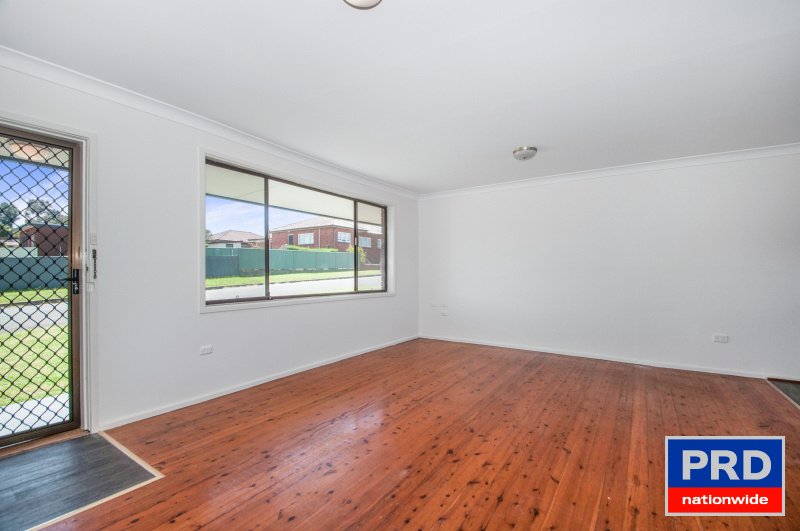 2/35 Mirrabooka St  LAKE HEIGHTS 4