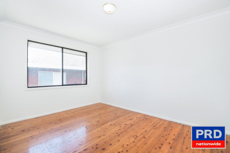 2/35 Mirrabooka St  LAKE HEIGHTS 5