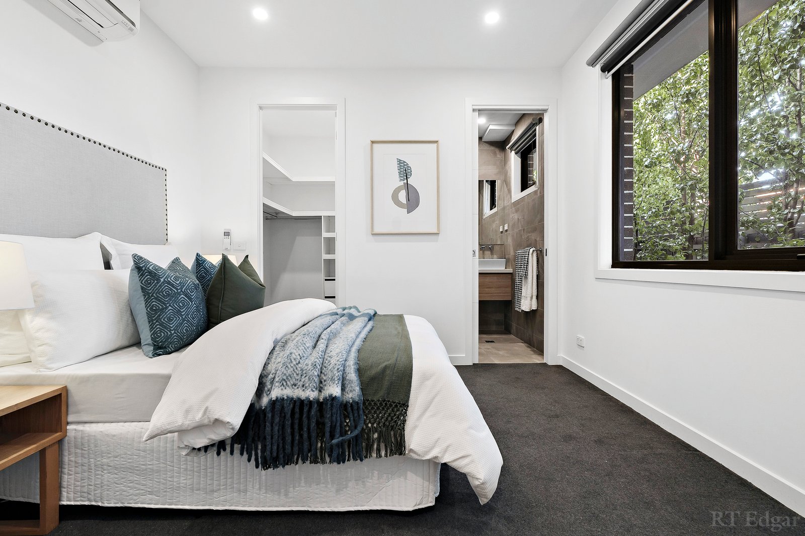 Real Estate and Property in 2/35 Ross Street, Doncaster East, VIC