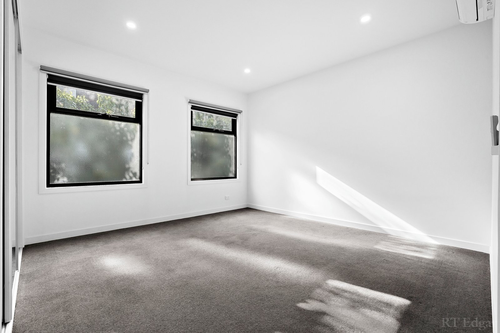 Real Estate and Property in 2/35 Ross Street, Doncaster East, VIC