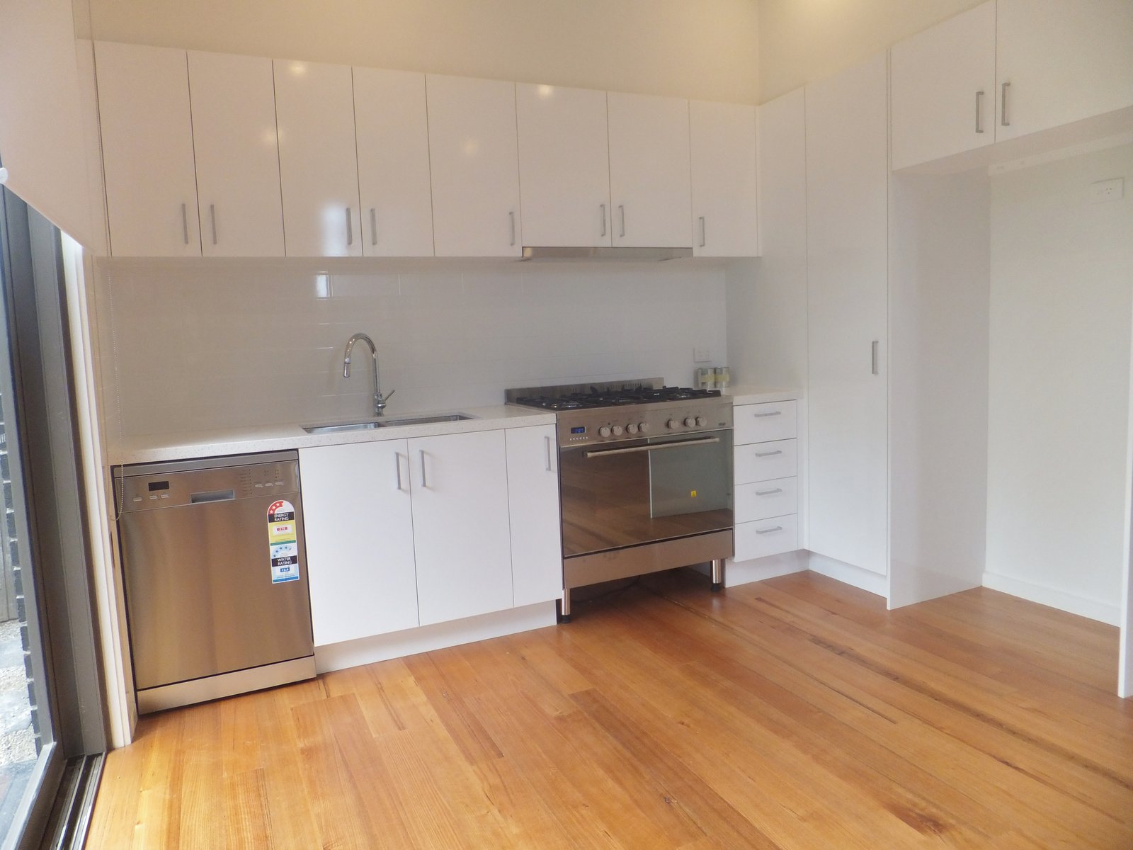 Gallery: 2/35 Solomon Street
