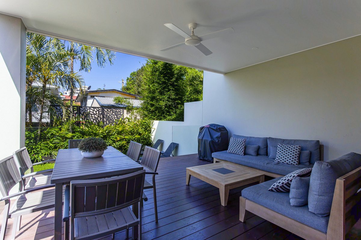 2/35 Sunshine Parade Miami 3