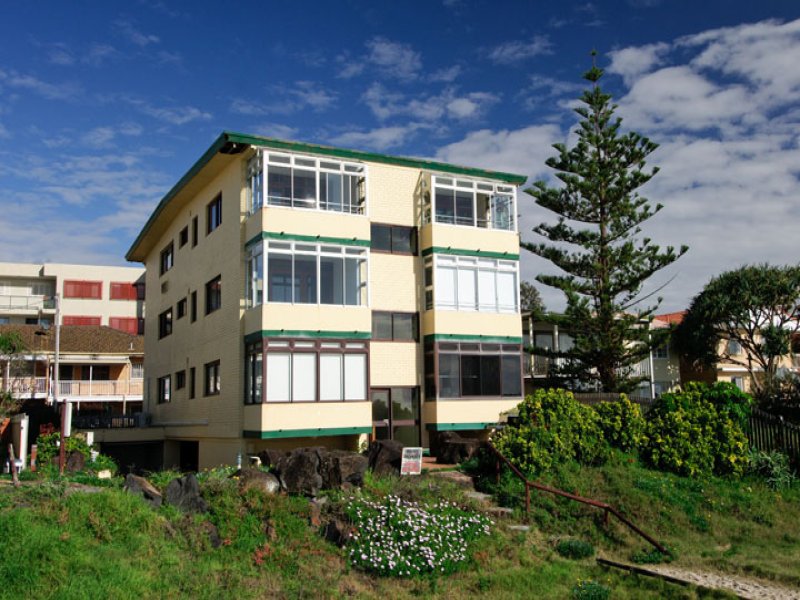 2/354 The Esplanade PALM BEACH 4