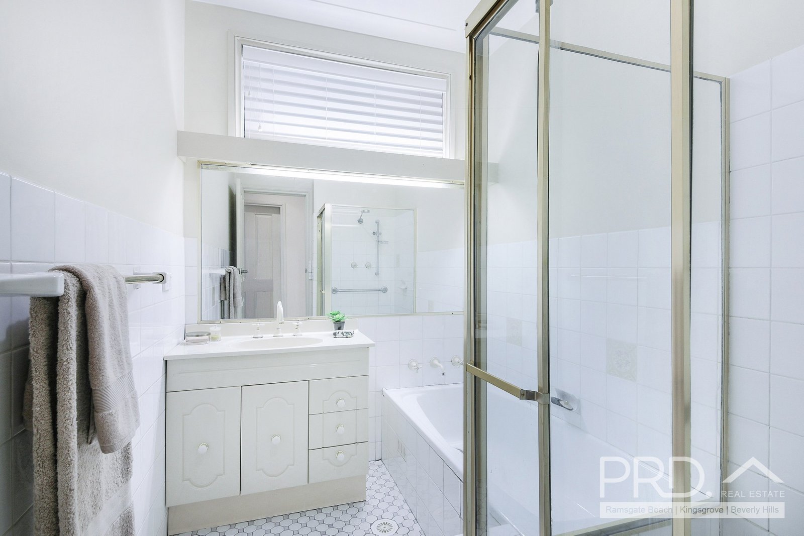 2/36-40 Fontainebleau Street SANS SOUCI 8