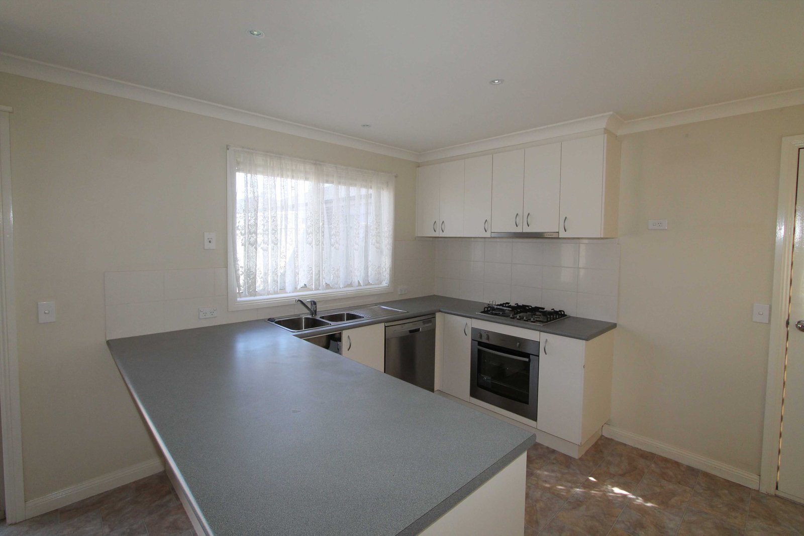 236 Walker Street SEBASTOPOL 5