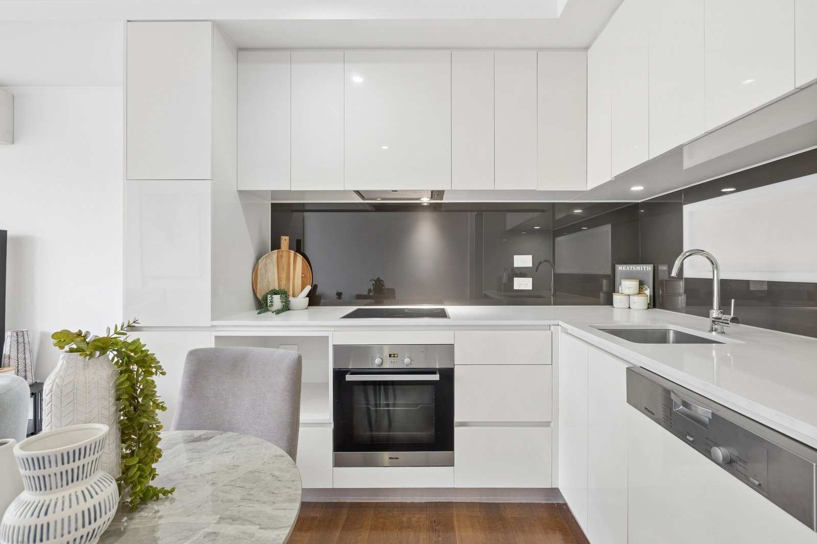 Gallery: 236/70 Nott Street