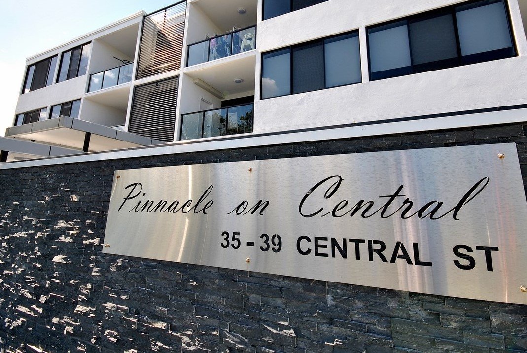 2/37-39 Central Street LABRADOR 1