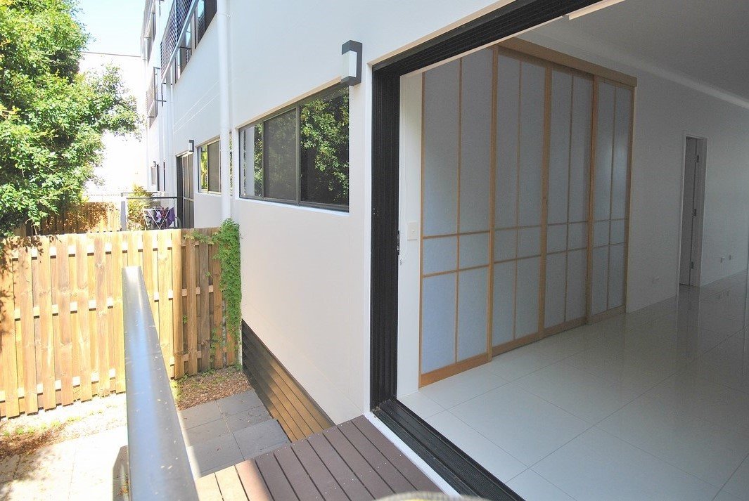 2/37-39 Central Street LABRADOR 6