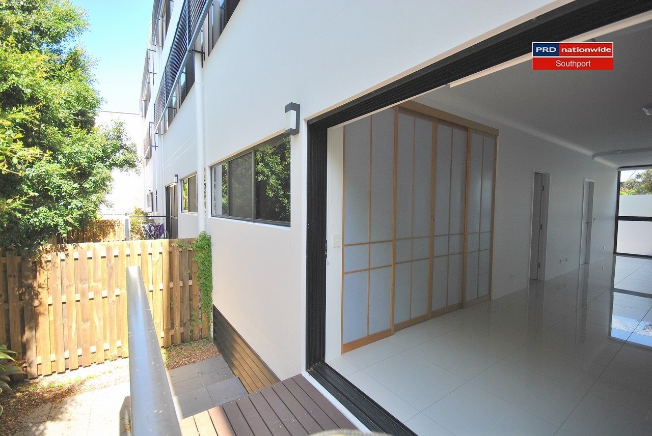 2/37-39 Central Street LABRADOR 10