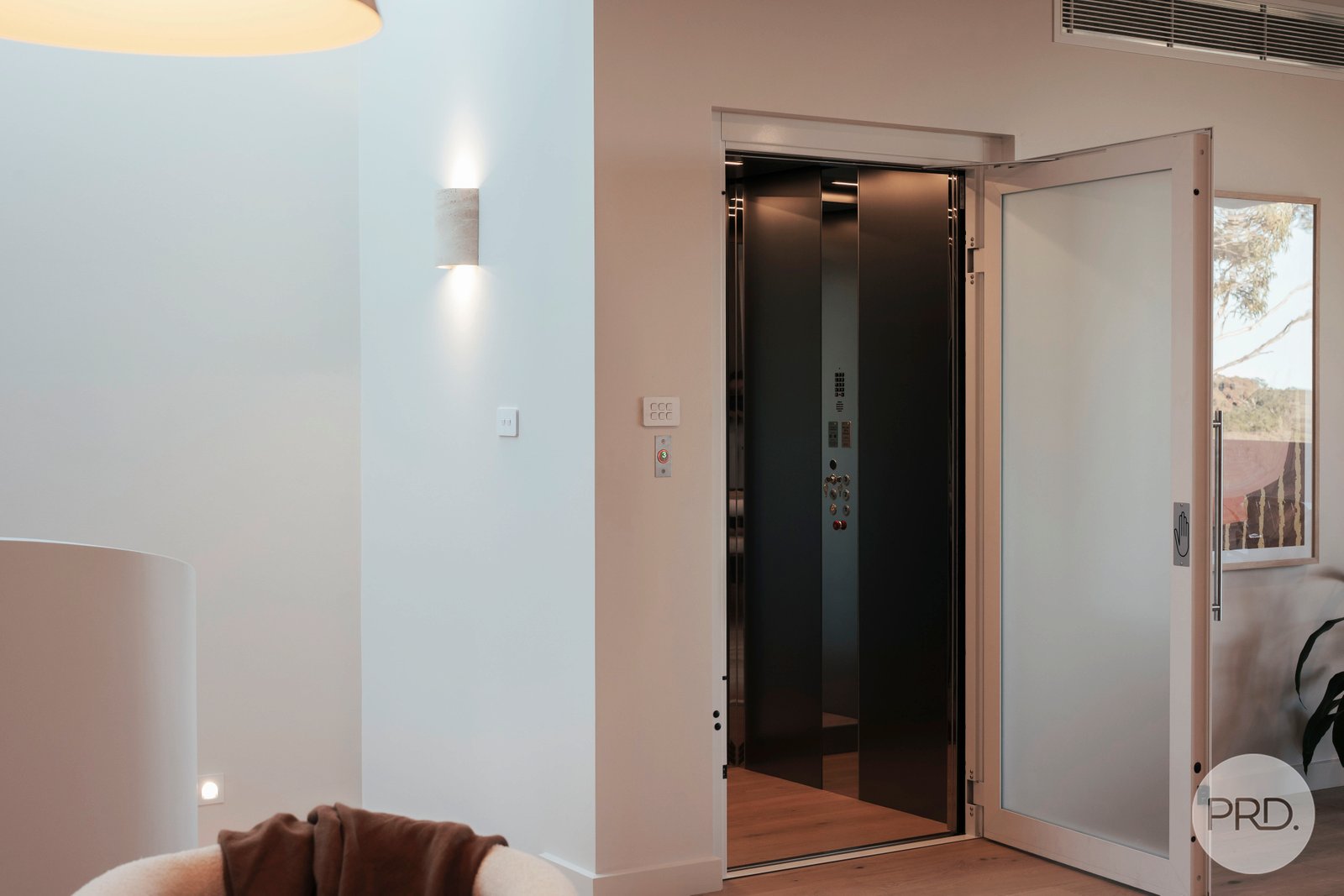 2/37 Canomii Close NELSON BAY 20