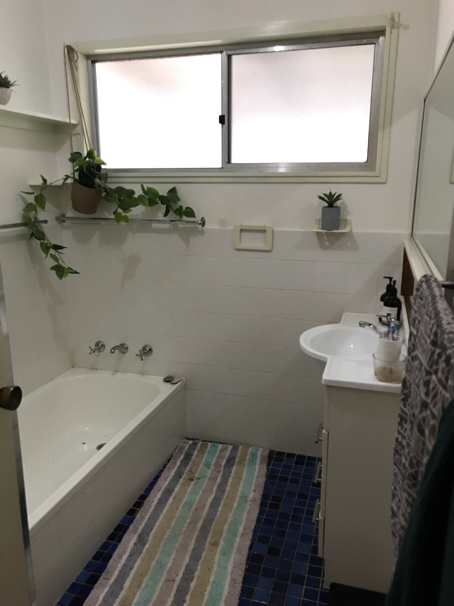 237 Capper Street TUMUT 8