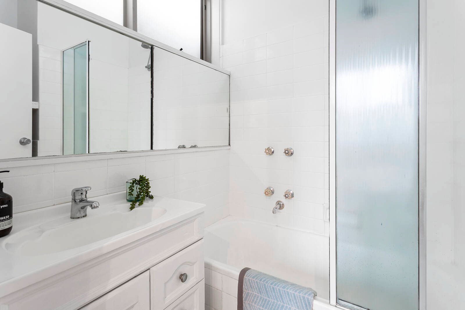 Real Estate and Property in 2/37 Hoddle Street, Elsternwick, VIC