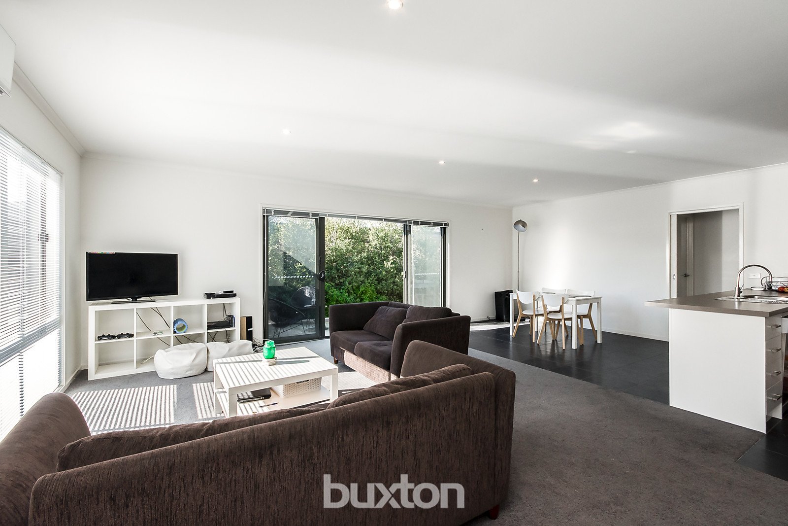 Gallery: 2/37 Logan Street