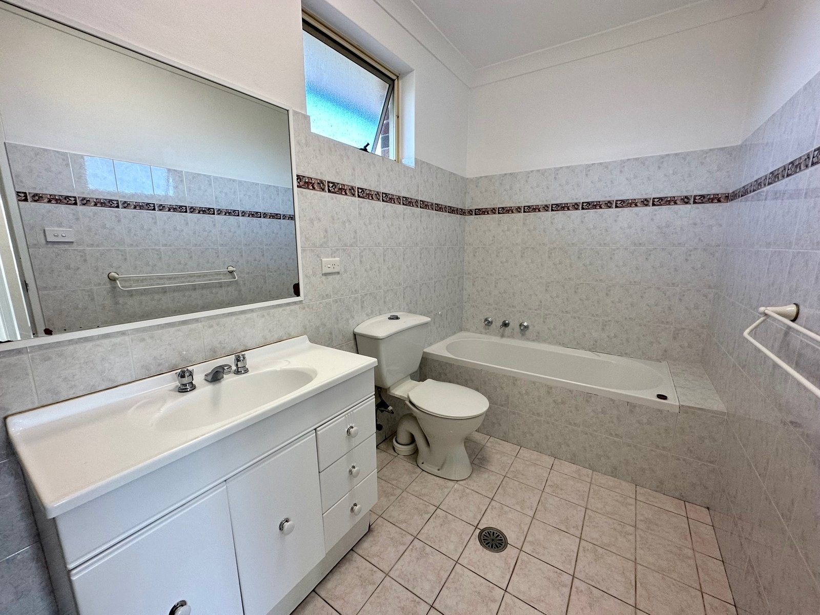 2/37 Lucas Avenue MALABAR 8
