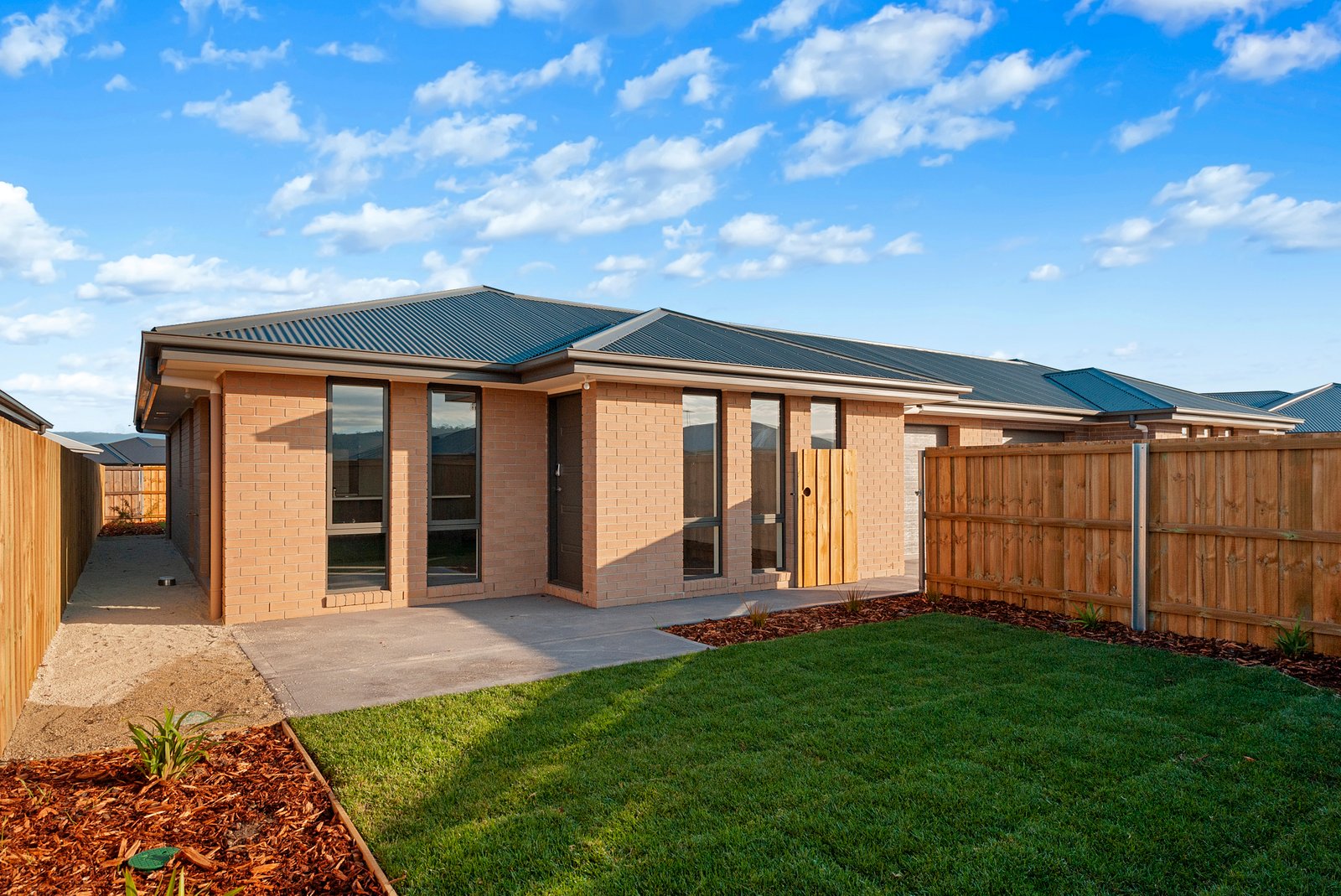 2/37 Menin Drive BRIGHTON 28