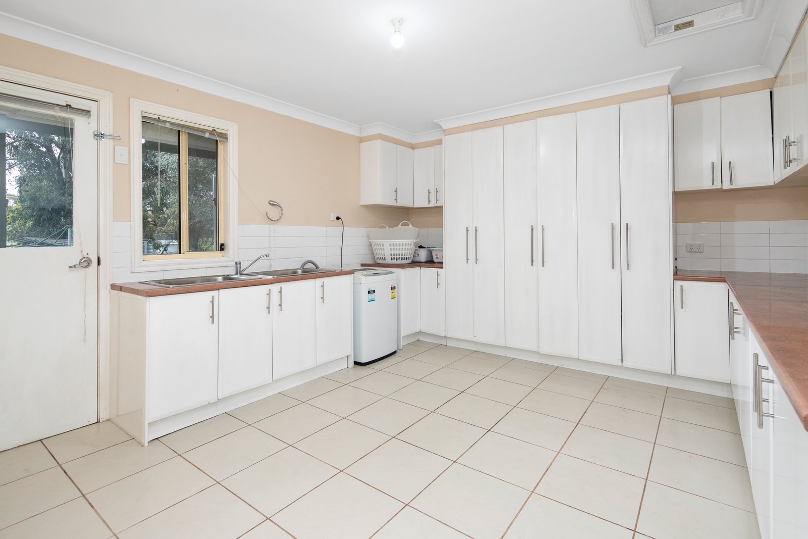 237 Pitfield-Scarsdale Road NEWTOWN 13