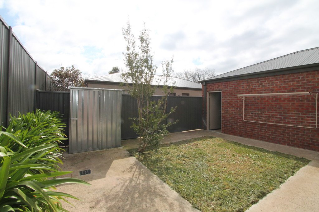 2/37 Victoria Street CRESWICK 11