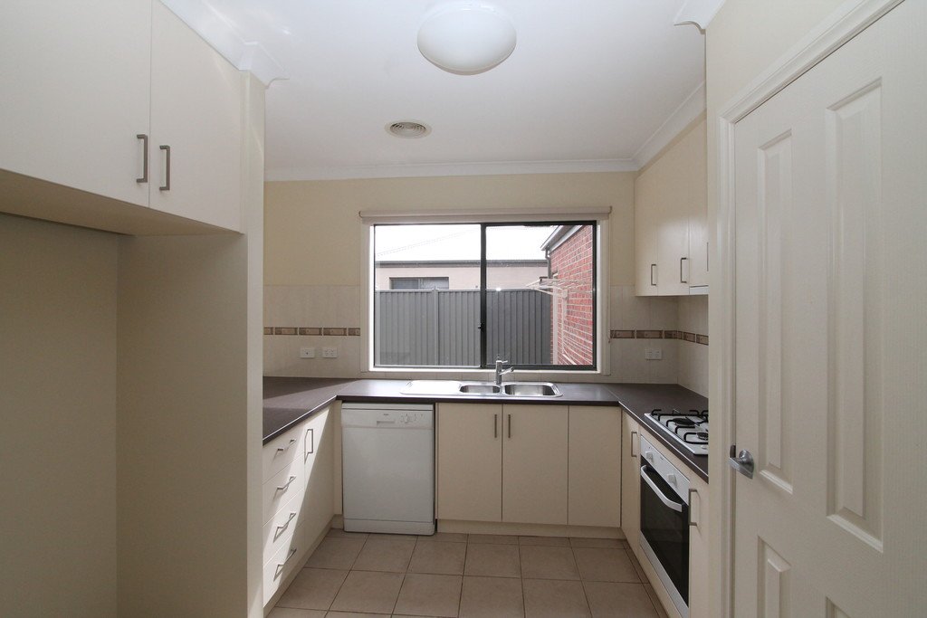 2/37 Victoria Street CRESWICK 5