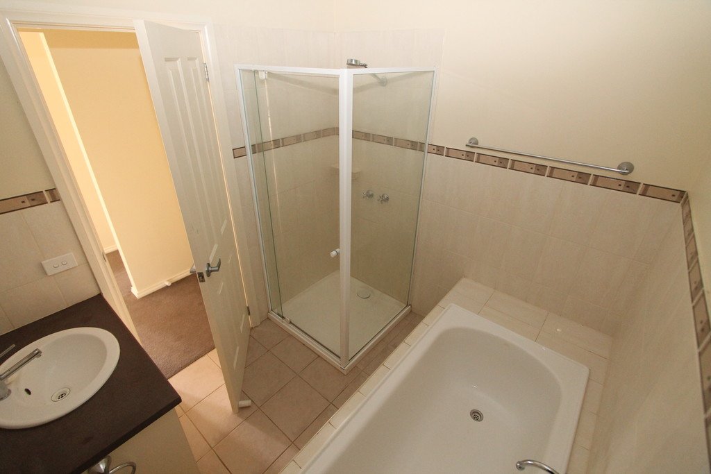 2/37 Victoria Street CRESWICK 9