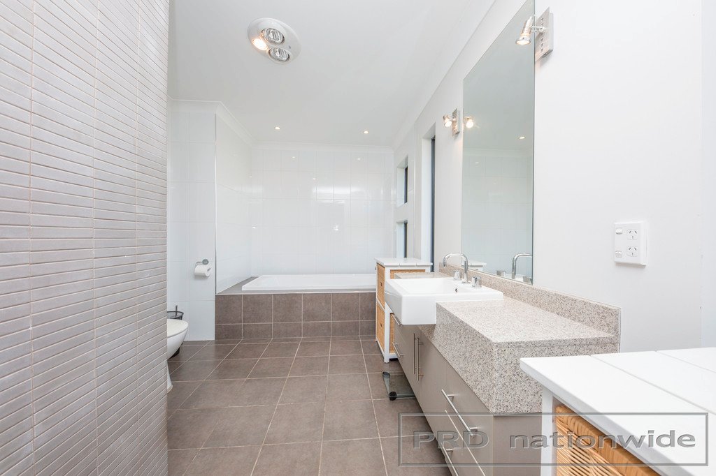 237 Windermere Road LOCHINVAR 8