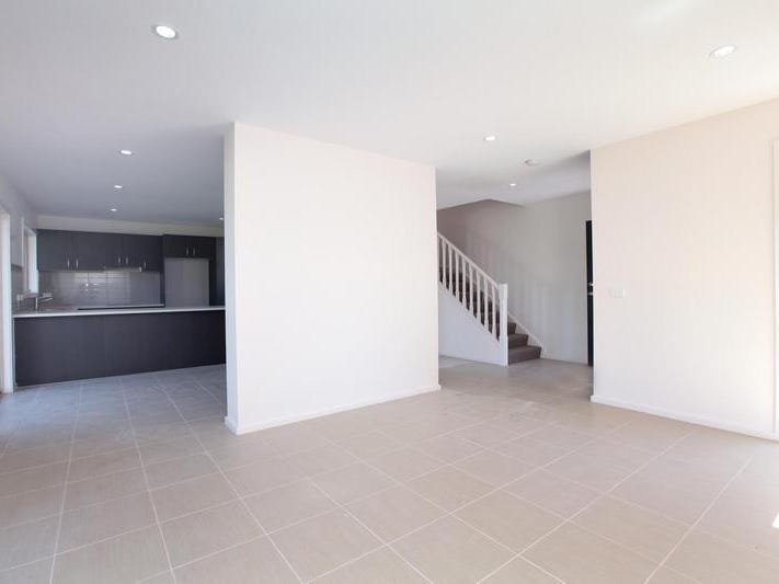 Gallery: 2/37 Yardley St Maidstone