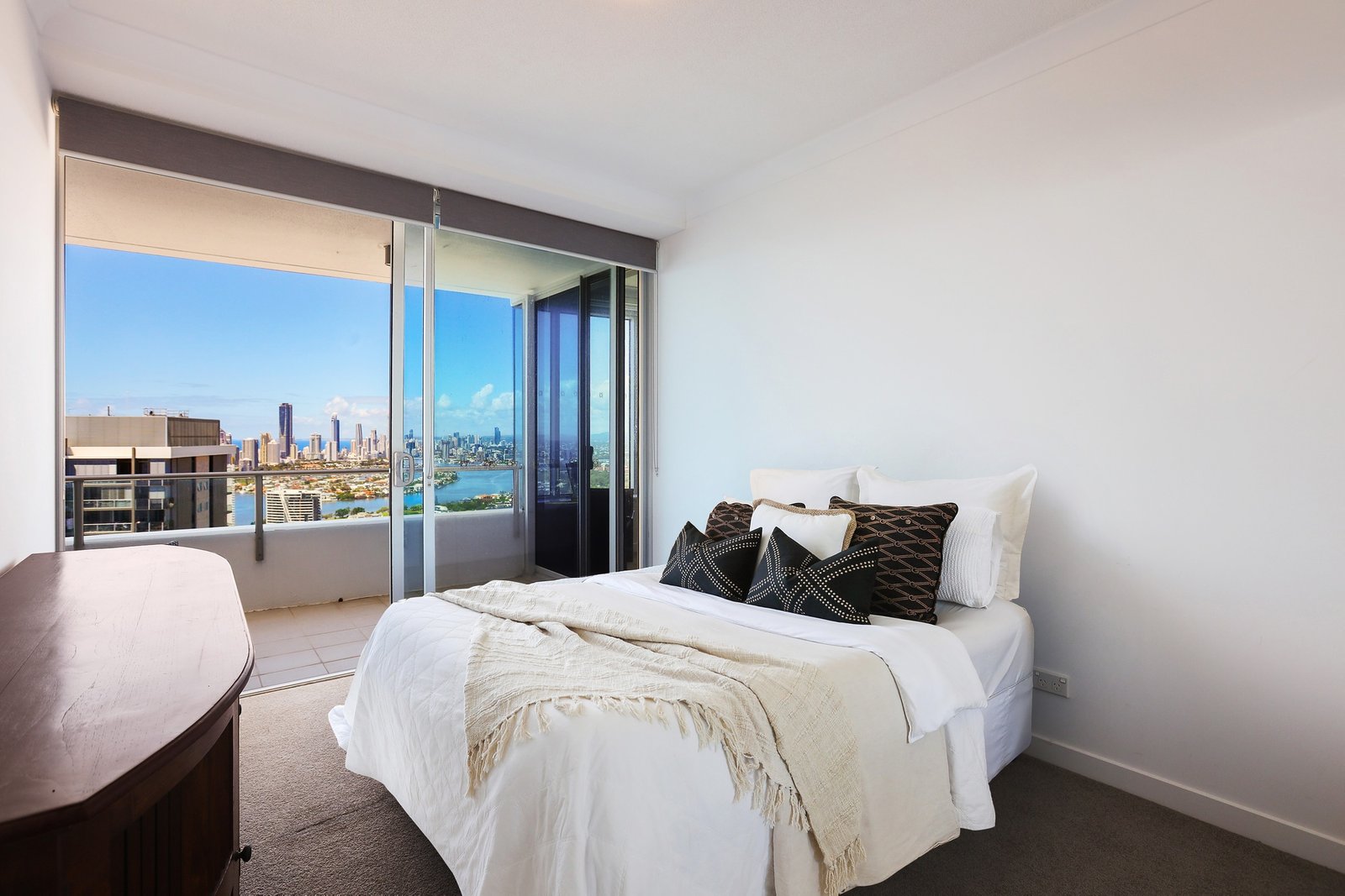 23703/5 Lawson Street SOUTHPORT 11