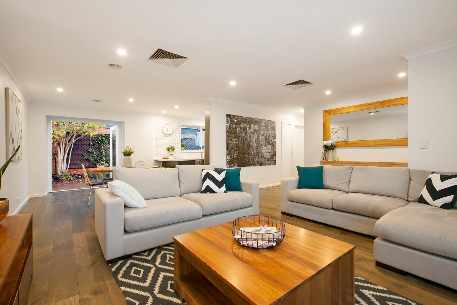Gallery: 2/377 South Road