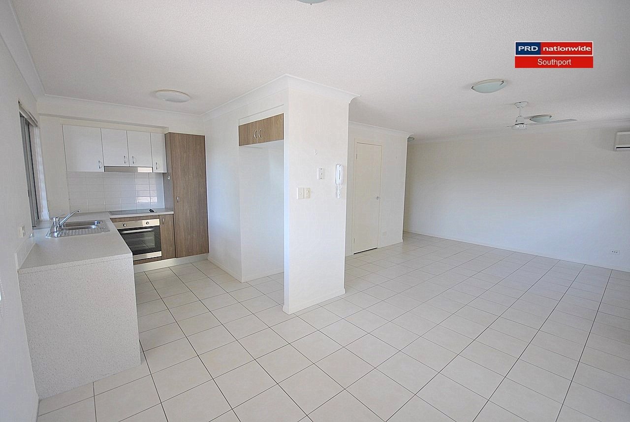 2/38-40 Johnston Street SOUTHPORT 2