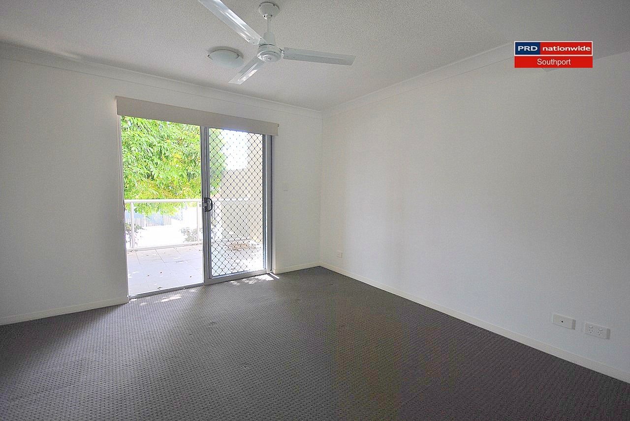 2/38-40 Johnston Street SOUTHPORT 4