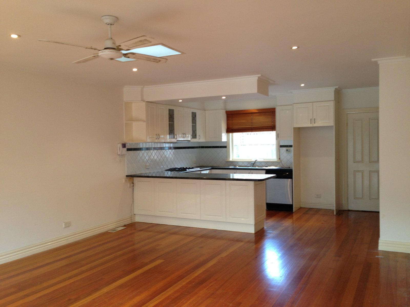 Gallery: 2/38 Carlisle Crescent