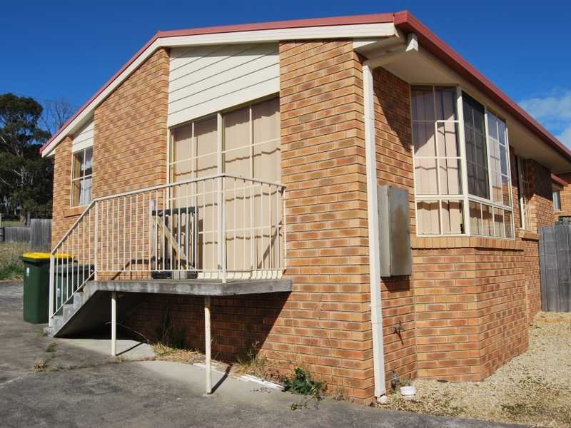 2/38 Cuthbertson Place LENAH VALLEY 1