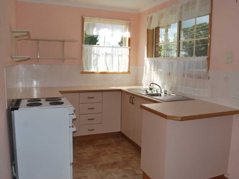 2/38 Cuthbertson Place LENAH VALLEY 6