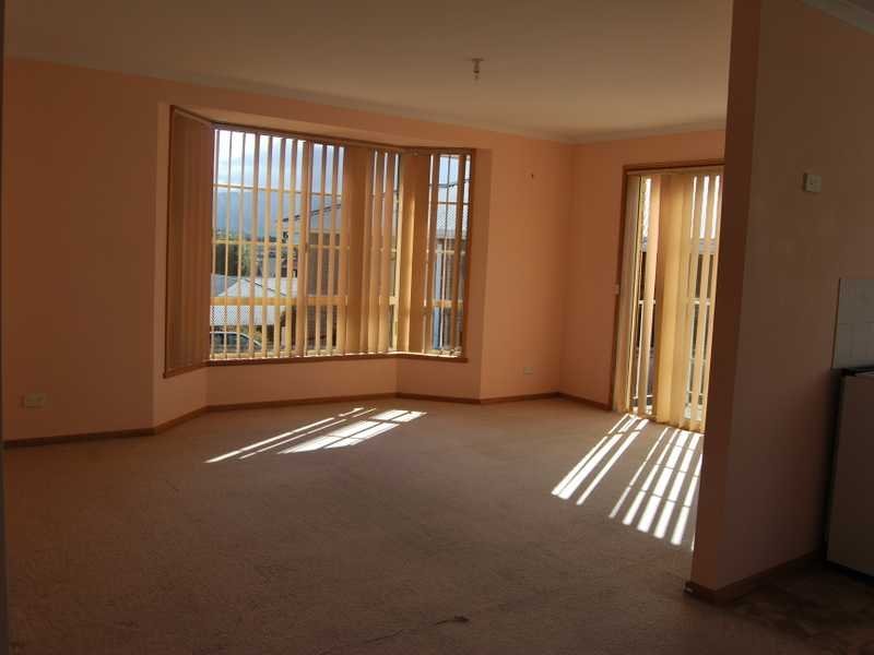 2/38 Cuthbertson Place LENAH VALLEY 7