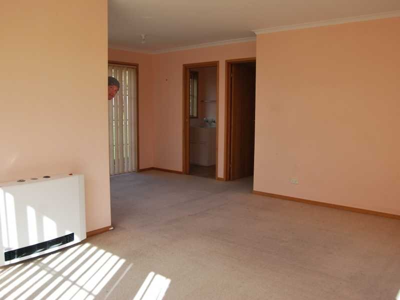 2/38 Cuthbertson Place LENAH VALLEY 3