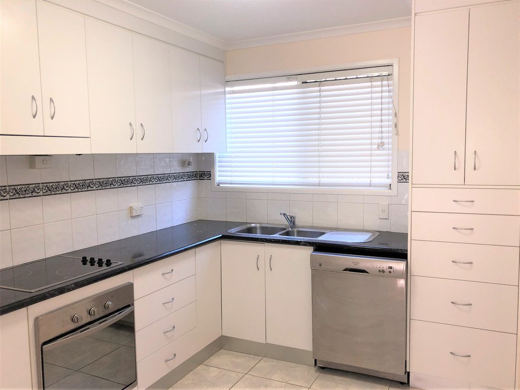 2/38 Marten Street SOUTH GLADSTONE 2