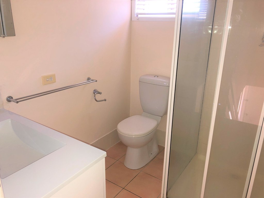 2/38 Marten Street SOUTH GLADSTONE 4