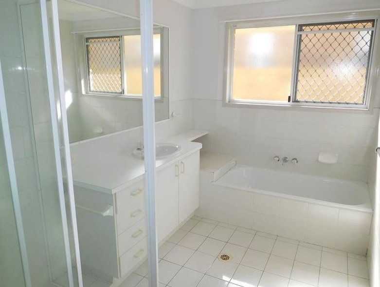 238 Nineteenth Avenue ELANORA 9