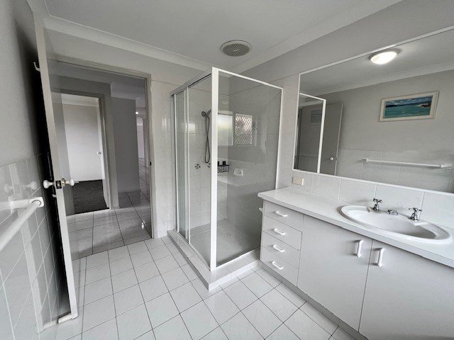 238 Nineteenth Avenue ELANORA 9