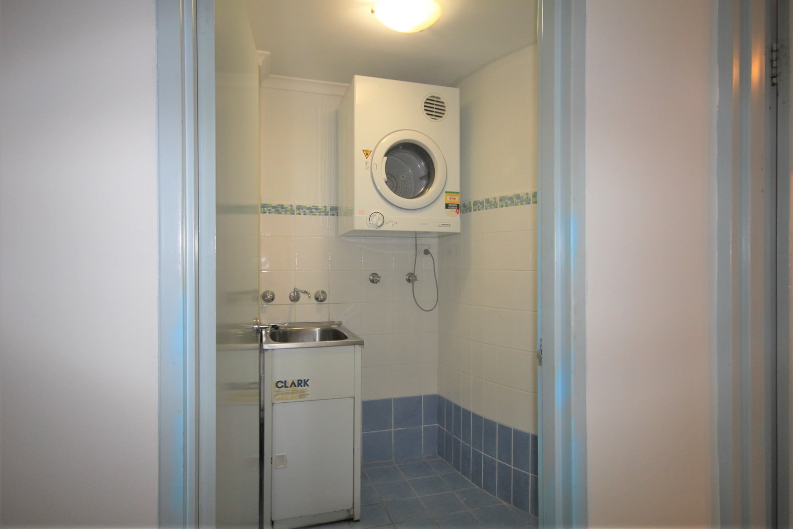 2/38 Premier Street KOGARAH 9