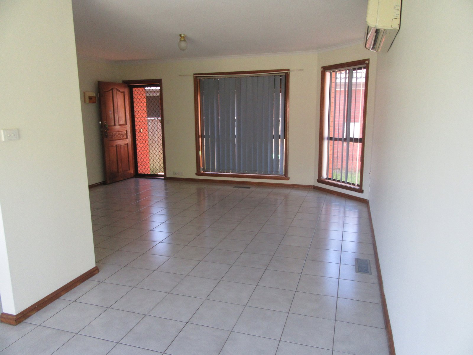 Gallery: 2/38 Schneider Crescent