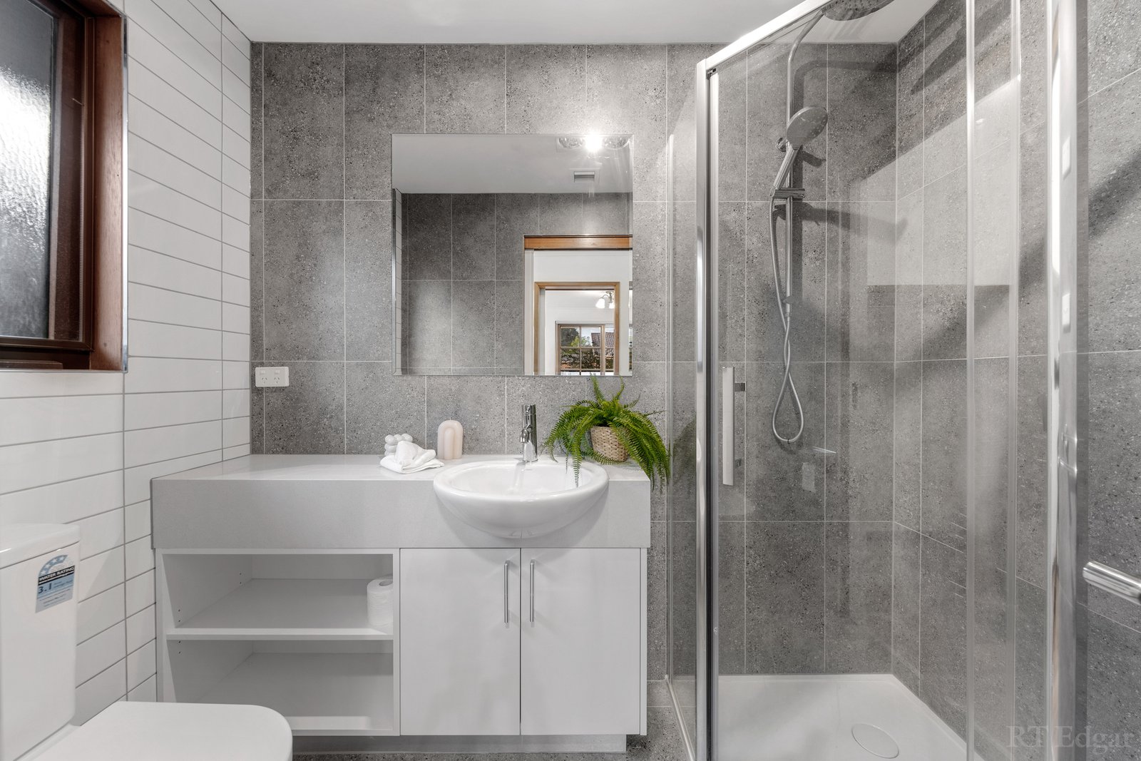 Real Estate and Property in 2/380 Station Street, Box Hill South, VIC