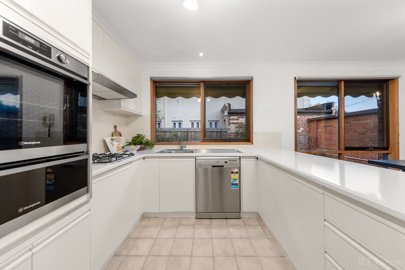 Real Estate and Property in 2/380 Station Street, Box Hill South, VIC