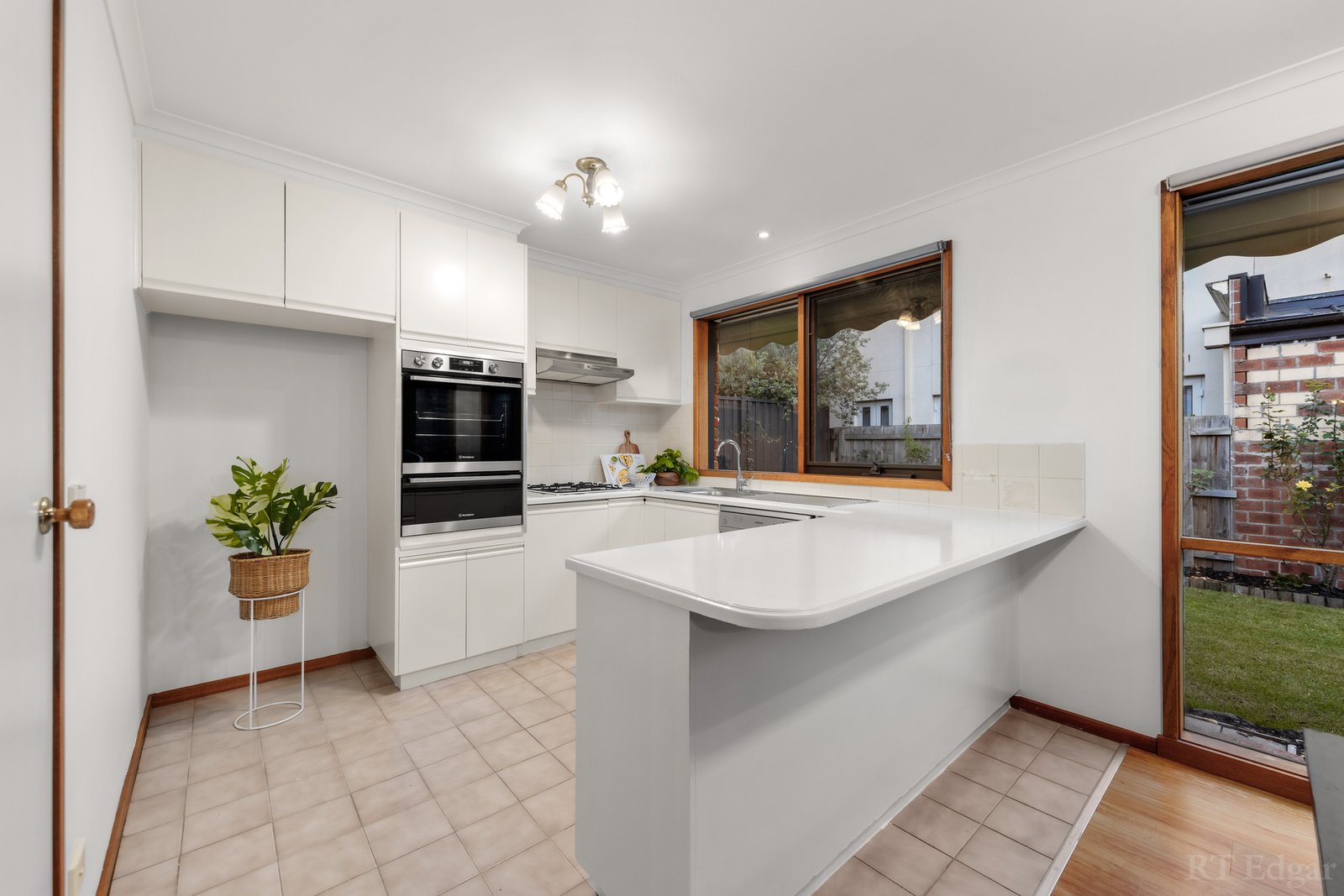 Real Estate and Property in 2/380 Station Street, Box Hill South, VIC